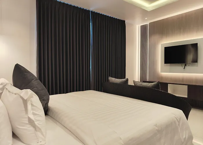 Otel Alam *